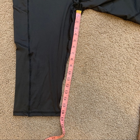 NEW PLUS Black Crop Athletic Leggings - Picture 10 of 11